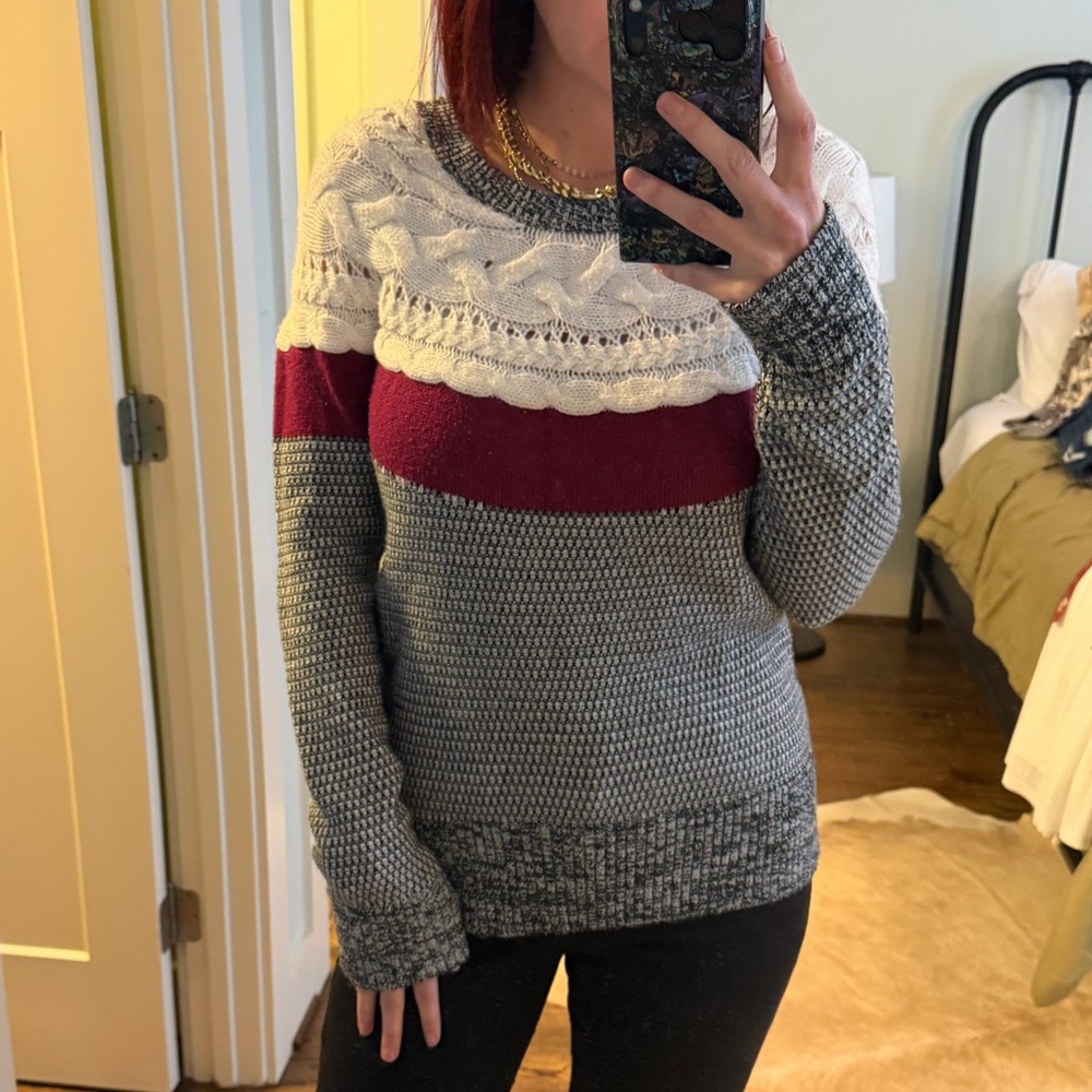 Cozy Cable Yoke Colorblock Sweater - Gray, White & Burgundy size L